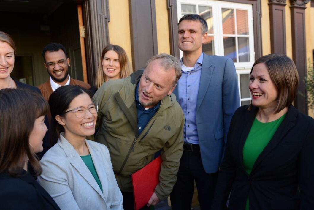Lan Marie Berg (MDG), Raymond Johansen (Ap), Einar Wilhelmsen (MDG) og Hanna E. Marcussen (til h.) utenfor Mangelsgården i Storgata. Foto: Morten Lauveng Jørgensen Lan Marie Berg (MDG), Raymond Johansen (Ap), Einar Wilhelmsen (MDG) og Hanna E. Marcussen (til h.) utenfor Mangelsgården i Storgata. Foto: Morten Lauveng Jørgensen