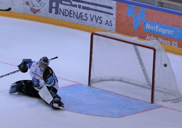 Slagskuddet til Andreas Stene var forskjellen på lagene etter to perioder. Foto: Atle Enersen Slagskuddet til Andreas Stene var forskjellen på lagene etter to perioder. Foto: Atle Enersen