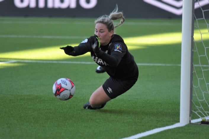 Vålerenga-jentene var stadig farlig frampå i første omgang, men det ble med ett mål. Det skal Trondheims-Ørn-keeper Kristine Nøstmo har mye av æren for. Foto: Christian Boger Vålerenga-jentene var stadig farlig frampå i første omgang, men det ble med ett mål. Det skal Trondheims-Ørn-keeper Kristine Nøstmo har mye av æren for. Foto: Christian Boger
