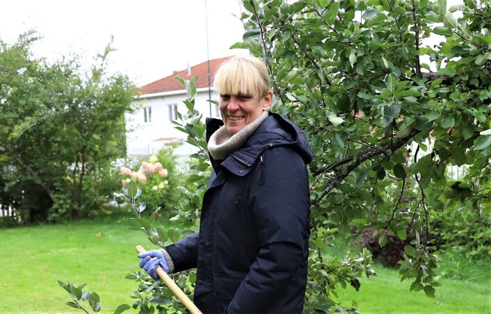 Det er bare et par år siden jeg var på ekte epleslang, ler Babette Horne Høstmark. Foto: André Kjernsli Det er bare et par år siden jeg var på ekte epleslang, ler Babette Horne Høstmark. Foto: André Kjernsli