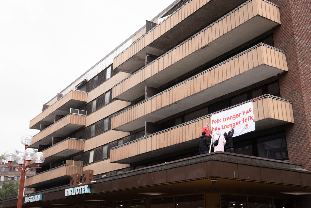 Rødt i Gamle Oslo demonstrerer for snarlig bruk av Hagegata 30 i valgkampen. Foto: Bjørnar Morønning Rødt i Gamle Oslo demonstrerer for snarlig bruk av Hagegata 30 i valgkampen. Foto: Bjørnar Morønning