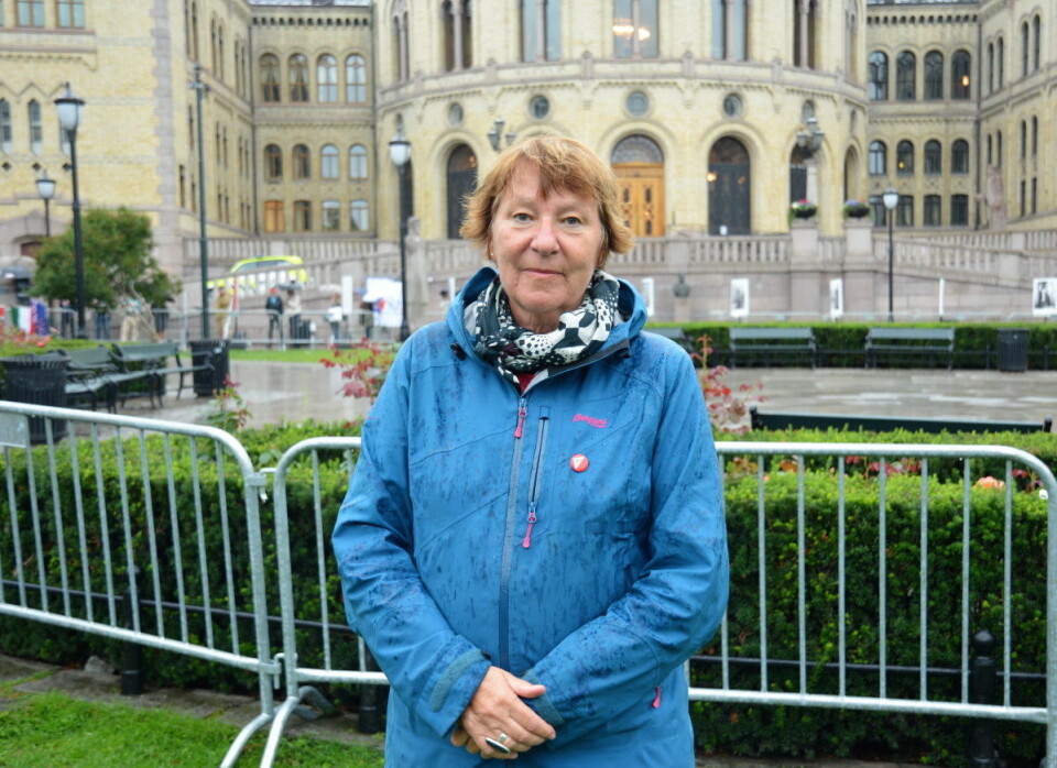 Ordfører Marianne Borgen er en av politikerne som har vært mest engasjert i å forby Sian-standen på Tøyen torg. Her vender hun ryggen til et av organisasjonens arrangement utenfor stortinget. Foto: Christian Boger