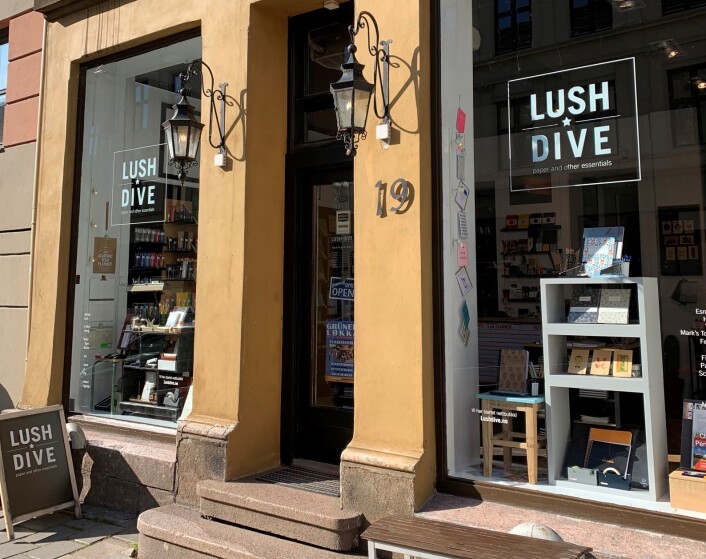 Nesten opp mot Sannergata ligger den fysiske butikken som selger penner og papir. Foto: Roar Smelhus Nesten opp mot Sannergata ligger den fysiske butikken som selger penner og papir. Foto: Roar Smelhus