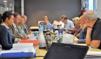 Bystyrets kontrollutvalg har besluttet at miljøbyråd Lan Marie Bergs håndtering av lovbruddene ved den kommunale energigjenvinningsetaten EGE skal granskes. I enden av bordet; utvlgsleder Ola Kvisgaard (H). Foto: Arnsten Linstad. Bystyrets kontrollutvalg har besluttet at miljøbyråd Lan Marie Bergs håndtering av lovbruddene ved den kommunale energigjenvinningsetaten EGE skal granskes. I enden av bordet; utvlgsleder Ola Kvisgaard (H). Foto: Arnsten Linstad.