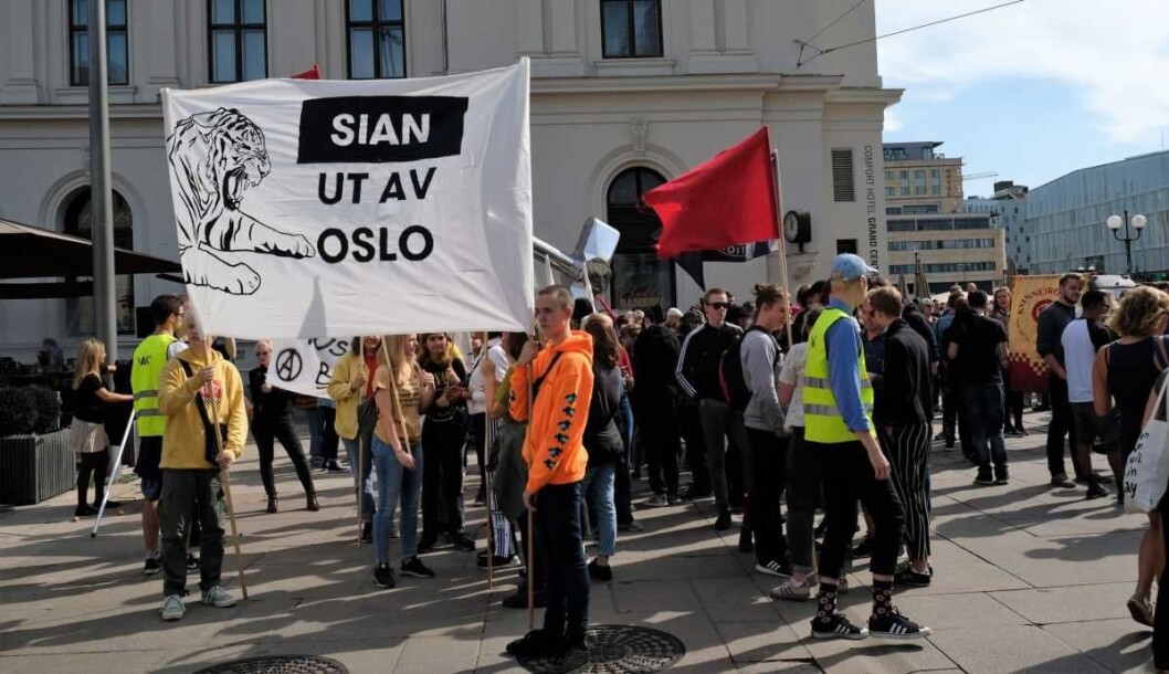 Tidligere demonstrasjon mot Sian utenfor Osls S. Foto: Christian Boger Tidligere demonstrasjon mot Sian utenfor Osls S. Foto: Christian Boger