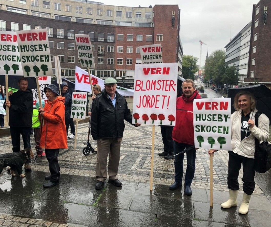 Venstres Odd Einar Dørum (med caps) var en av aksjonistene som demonstrerte utenfor Oslo rådhus. Foto: Naturvernforbundet Oslo Vest Venstres Odd Einar Dørum (med caps) var en av aksjonistene som demonstrerte utenfor Oslo rådhus. Foto: Naturvernforbundet Oslo Vest