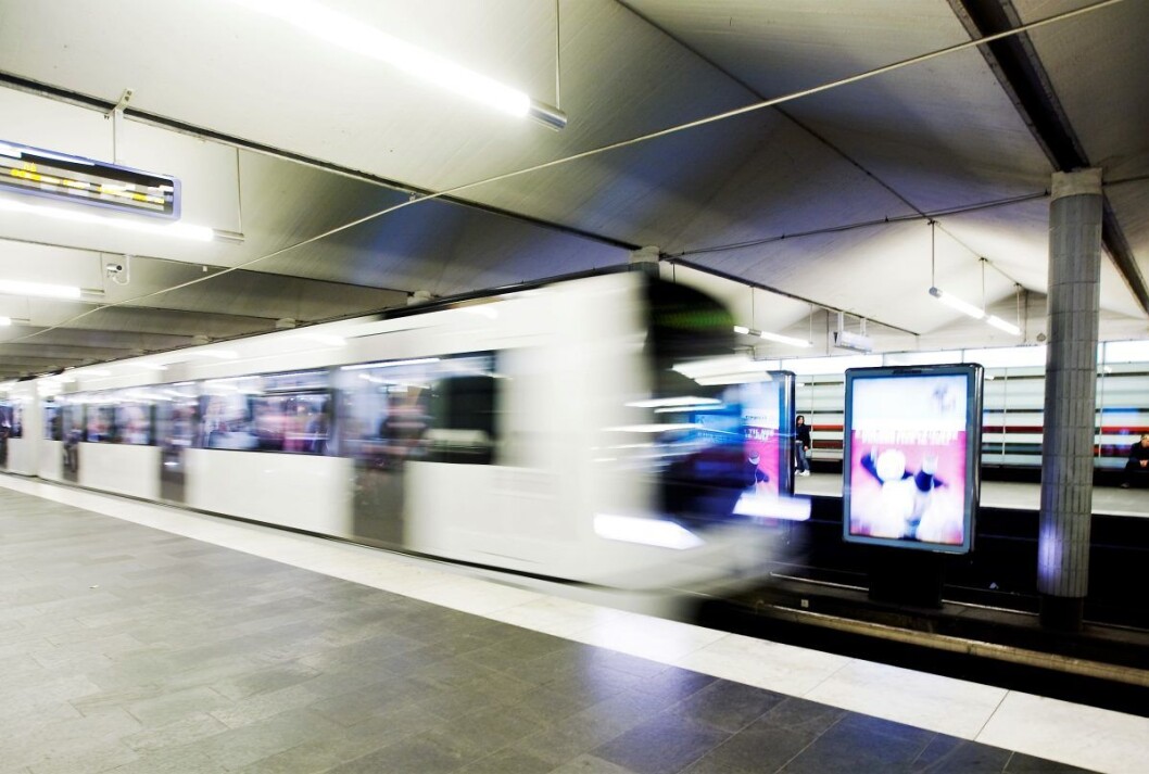 Ulykken ved Jernbanetorget førte til full stans for både østlige og vestlige linjer mellom Majorstua og Grønland mandag kveld. Foto: Kyrre Lien / SCANPIX Ulykken ved Jernbanetorget førte til full stans for både østlige og vestlige linjer mellom Majorstua og Grønland mandag kveld. Foto: Kyrre Lien / SCANPIX