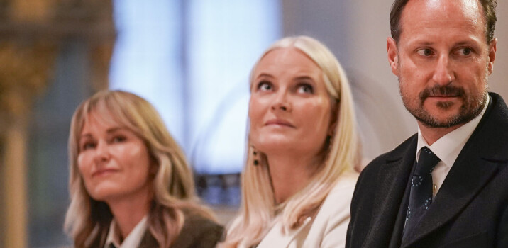 Kronprinsessen møtte til tross for rehabilitering da hundrevis tok del i historisk øyeblikk i Oslo domkirke