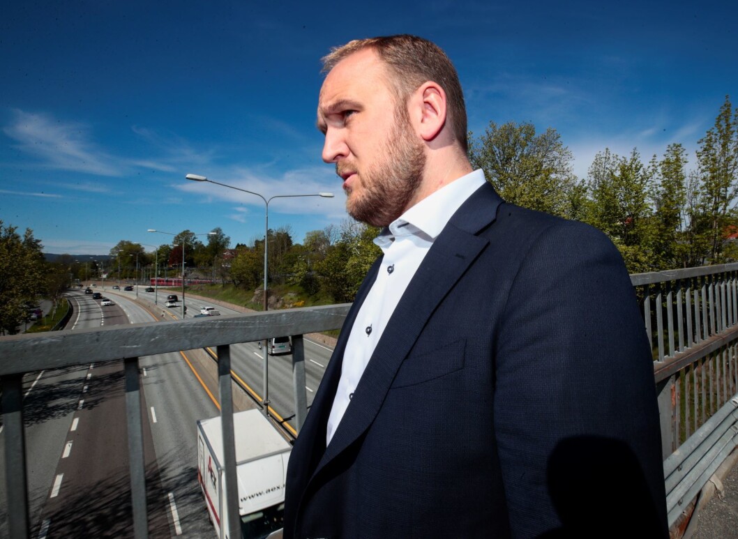 Samferdselsminister Jon Georg Dale (Frp) fotografert ved E18 tidligere i år. Foto: Lise Åserud / NTB scanpix Samferdselsminister Jon Georg Dale (Frp) fotografert ved E18 tidligere i år. Foto: Lise Åserud / NTB scanpix