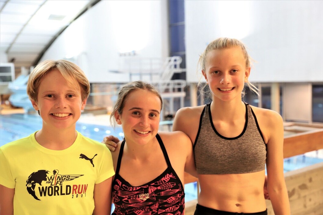 Stuperne Oscar Beck, Emma Børset og Alexandra Gylvik synes det er synd at de ikke skal lage skikkelig stupetårn i nye Tøyenbadet. Foto: André Kjernsli Stuperne Oscar Beck, Emma Børset og Alexandra Gylvik synes det er synd at de ikke skal lage skikkelig stupetårn i nye Tøyenbadet. Foto: André Kjernsli