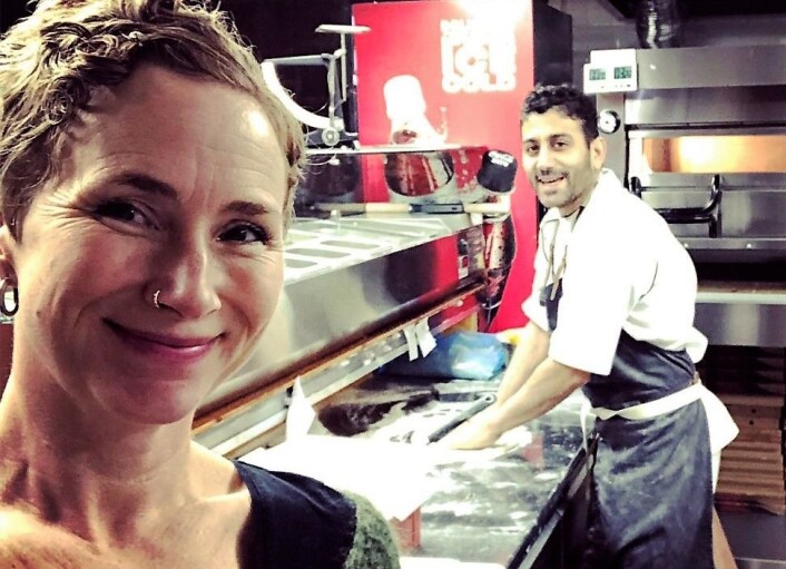 Live Glesne Kjølstad og Sorab Abolfathi smiler på en selfie fra januar i år. Nå er det en annen virkelighet for de to. Foto: Privat Live Glesne Kjølstad og Sorab Abolfathi smiler på en selfie fra januar i år. Nå er det en annen virkelighet for de to. Foto: Privat
