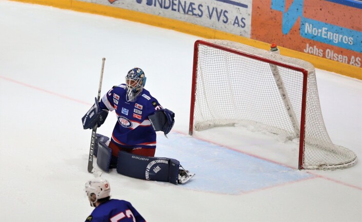 En knallgod keeper er ikke nok til å vinne ishockeykamper. Foto: André Kjernsli En knallgod keeper er ikke nok til å vinne ishockeykamper. Foto: André Kjernsli