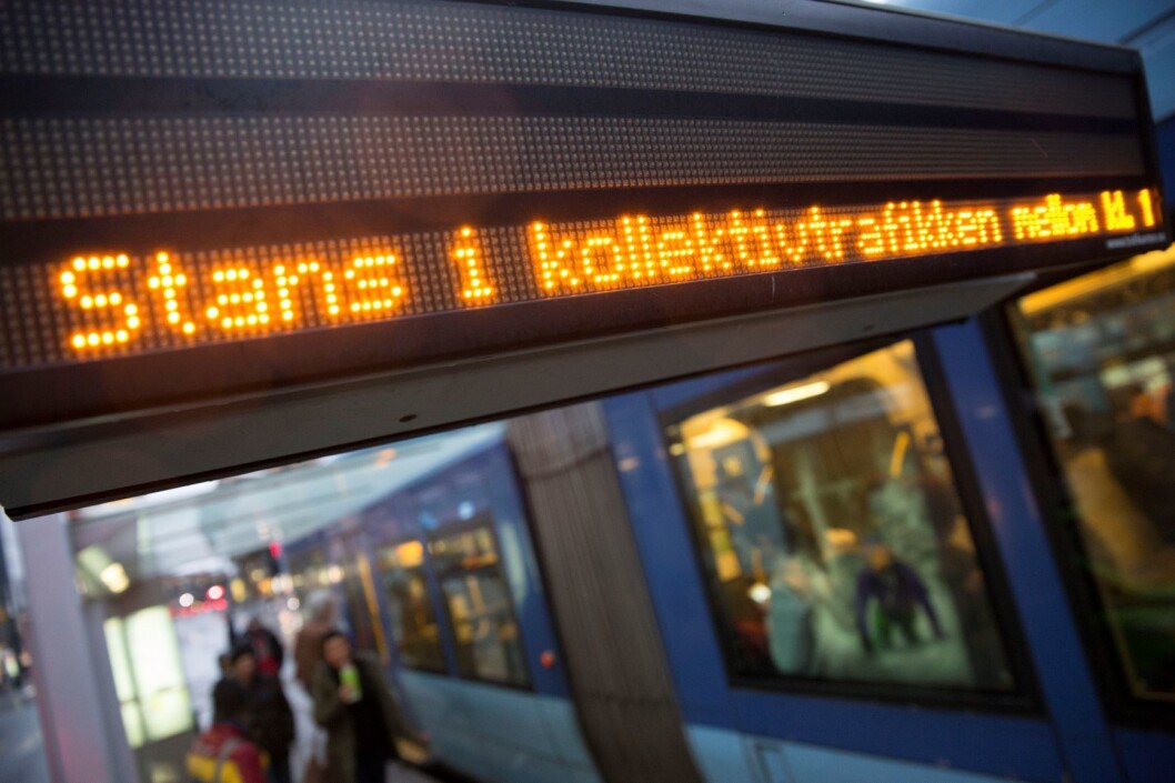 Tog, busser, trikk og T-bane vil stoppe, og det holdes demonstrasjoner i Oslo, Bergen, Trondheim og Stavanger. Foto: Ole Berg-Rusten/ NTB scanpix Tog, busser, trikk og T-bane vil stoppe, og det holdes demonstrasjoner i Oslo, Bergen, Trondheim og Stavanger. Foto: Ole Berg-Rusten/ NTB scanpix