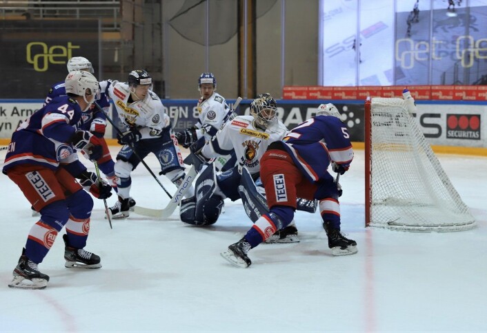Filip Gunnarssin sniker seg rundt Sparta-keeperen og setter inn 3-1 målet. Foto: André Kjernsli Filip Gunnarssin sniker seg rundt Sparta-keeperen og setter inn 3-1 målet. Foto: André Kjernsli