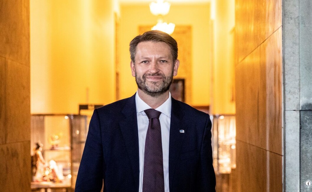 � Oslo kommune må i større grad støtte opp om den frivillige innsatsen som gjøres. Det handler om å øke tilstedeværelsen av voksne personer i sentrum, sier Eirik Lae Solberg (H).
Foto: Stian Lysberg Solum / NTB scanpix � Oslo kommune må i større grad støtte opp om den frivillige innsatsen som gjøres. Det handler om å øke tilstedeværelsen av voksne personer i sentrum, sier Eirik Lae Solberg (H).
Foto: Stian Lysberg Solum / NTB scanpix