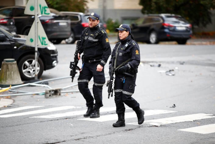 En mann er siktet for drapsforsøk etter at han kapret en ambulanse i Oslo tirsdag. Foto: Håkon Mosvold Larsen / NTB scanpix En mann er siktet for drapsforsøk etter at han kapret en ambulanse i Oslo tirsdag. Foto: Håkon Mosvold Larsen / NTB scanpix