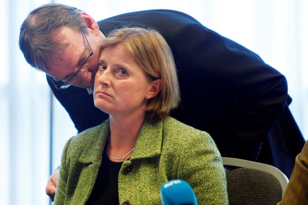 Både medieorganisasjoner og partiet Rødt er kritiske til utnevnelsen av Hanne Harlem som ny sivilombudsmann. Her avbildet med Tore Robertsen, direktør for styre- og eieroppfølging i Helse Sør-Øst under et styremøte. Foto: Heiko Junge / SCANPIX Både medieorganisasjoner og partiet Rødt er kritiske til utnevnelsen av Hanne Harlem som ny sivilombudsmann. Her avbildet med Tore Robertsen, direktør for styre- og eieroppfølging i Helse Sør-Øst under et styremøte. Foto: Heiko Junge / SCANPIX