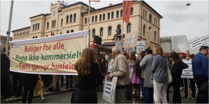 Boligopprøret demonstrerer 1. mai mot gjengs leie-ordningen. Fra boligopprørets Facebook-side. Boligopprøret demonstrerer 1. mai mot gjengs leie-ordningen. Fra boligopprørets Facebook-side.