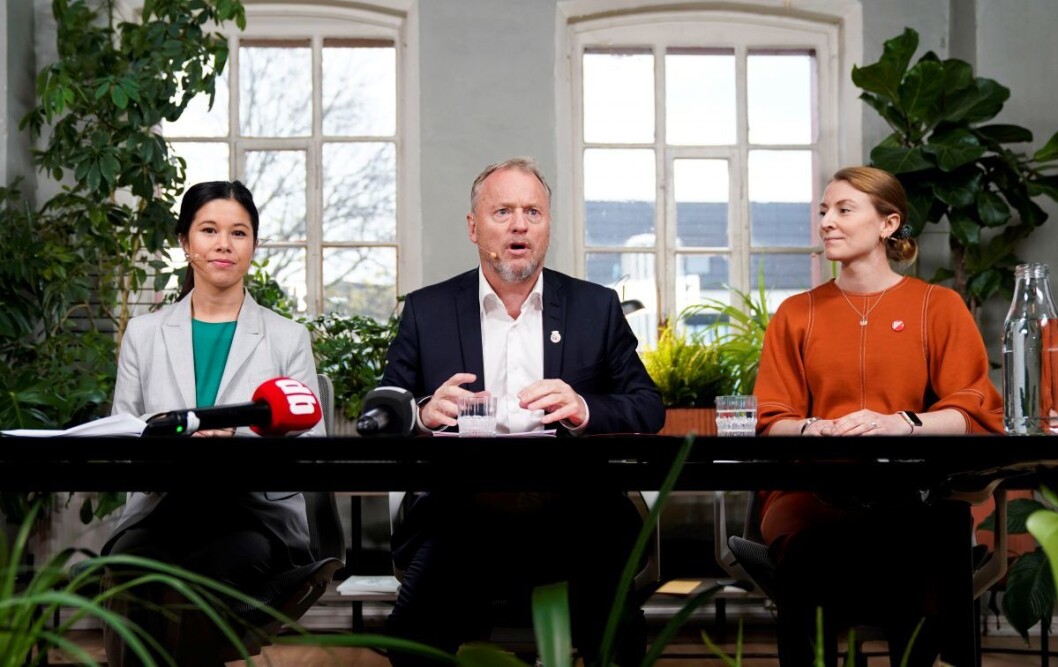 I byrådserklæringen fra Ap, MDG og SV åpnes det for å kunne gå inn for en boikott.
Fra venstre; Lan Marie Berg (MDG), Raymond Johansen (Ap) og Sunniva Holmås Eidsvoll (SV) da byrådserklæringen ble presentert sist uke. Foto: Håkon Mosvold Larsen / NTB scanpix I byrådserklæringen fra Ap, MDG og SV åpnes det for å kunne gå inn for en boikott.
Fra venstre; Lan Marie Berg (MDG), Raymond Johansen (Ap) og Sunniva Holmås Eidsvoll (SV) da byrådserklæringen ble presentert sist uke. Foto: Håkon Mosvold Larsen / NTB scanpix