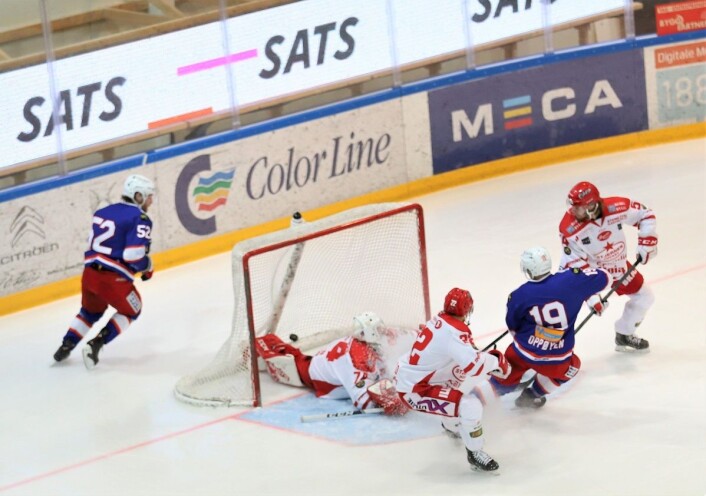 Filip Gunarsson (52) kan konstantere at Jonas Oppøyen scorer sikkert. Foto: André Kjernsli Filip Gunarsson (52) kan konstantere at Jonas Oppøyen scorer sikkert. Foto: André Kjernsli