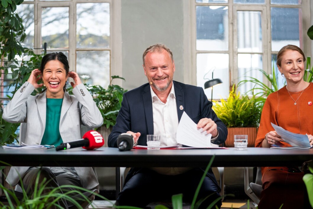 Raymond Johansen mener Oslo kan overta som arrangør for klimatoppmøtet. Her er han sammen med Lan Marie Berg fra MDG og Sunniva Holmås Eidsvoll fra SV på en pressekonferansen nylig. Foto: Håkon Mosvold Larsen / NTB scanpix Raymond Johansen mener Oslo kan overta som arrangør for klimatoppmøtet. Her er han sammen med Lan Marie Berg fra MDG og Sunniva Holmås Eidsvoll fra SV på en pressekonferansen nylig. Foto: Håkon Mosvold Larsen / NTB scanpix