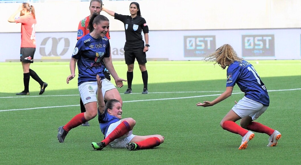 Stadig flere tilskuere ha sett at Vålerengas jenter de siste sesongene har hatt mye å juble for på fotballbanen. Lørdag inviteres det til gratiskamp på Intility arena. Arkivfoto: Christian Boger Stadig flere tilskuere ha sett at Vålerengas jenter de siste sesongene har hatt mye å juble for på fotballbanen. Lørdag inviteres det til gratiskamp på Intility arena. Arkivfoto: Christian Boger