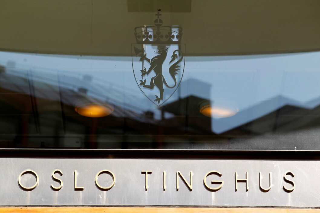 En drosjesjåfør er i Oslo tingrett dømt til fengsel i to år og ti måneder for å ha voldtatt en kvinnelig passasjer i Oslo sentrum for tre år siden. Foto: Håkon Mosvold Larsen / NTB scanpix En drosjesjåfør er i Oslo tingrett dømt til fengsel i to år og ti måneder for å ha voldtatt en kvinnelig passasjer i Oslo sentrum for tre år siden. Foto: Håkon Mosvold Larsen / NTB scanpix