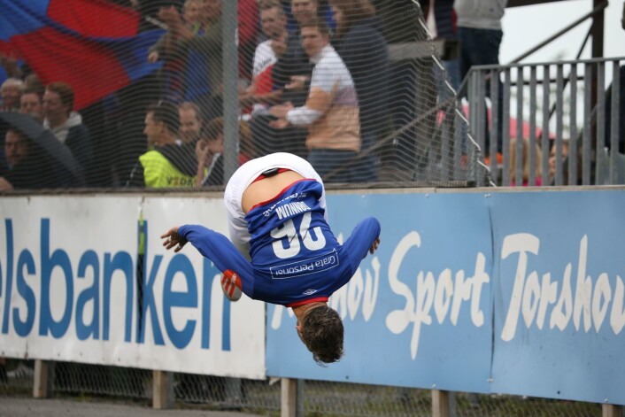 Aron Dønnum kunne godt tenke seg en proff-karriere i utlandet. Men først vil han gjøre suksess med Vålerenga. Foto: Ørn E. Borgen / NTB scanpix Aron Dønnum kunne godt tenke seg en proff-karriere i utlandet. Men først vil han gjøre suksess med Vålerenga. Foto: Ørn E. Borgen / NTB scanpix