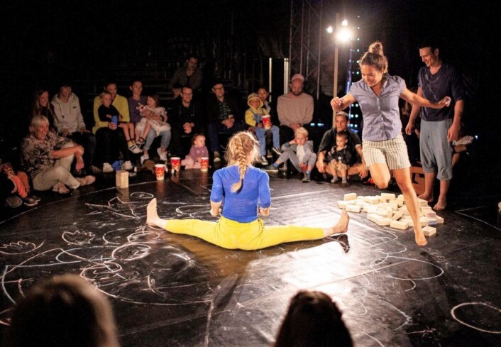 Forestillingen Fritt Fram kan du se på Grusomhetens teater på søndag. Foto: Troels Rosenkrantz Forestillingen Fritt Fram kan du se på Grusomhetens teater på søndag. Foto: Troels Rosenkrantz