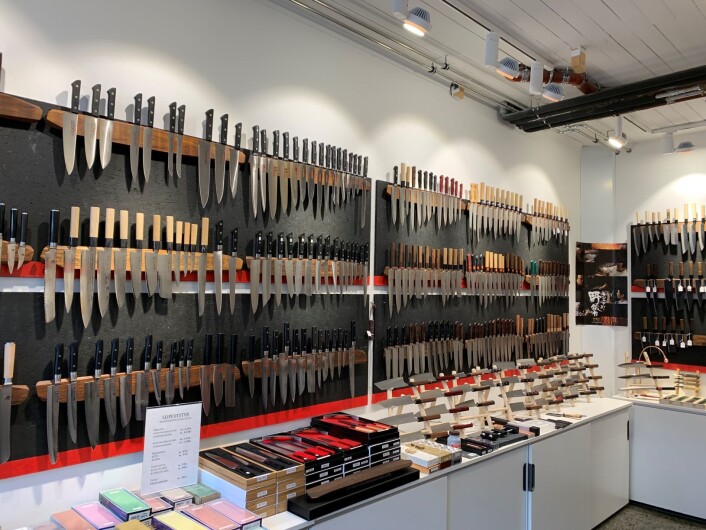 Det store antallet spesialkniver gjør at det er stor sjanse for at folk finner sin kniv her. Foto: Roar Smelhus Det store antallet spesialkniver gjør at det er stor sjanse for at folk finner sin kniv her. Foto: Roar Smelhus