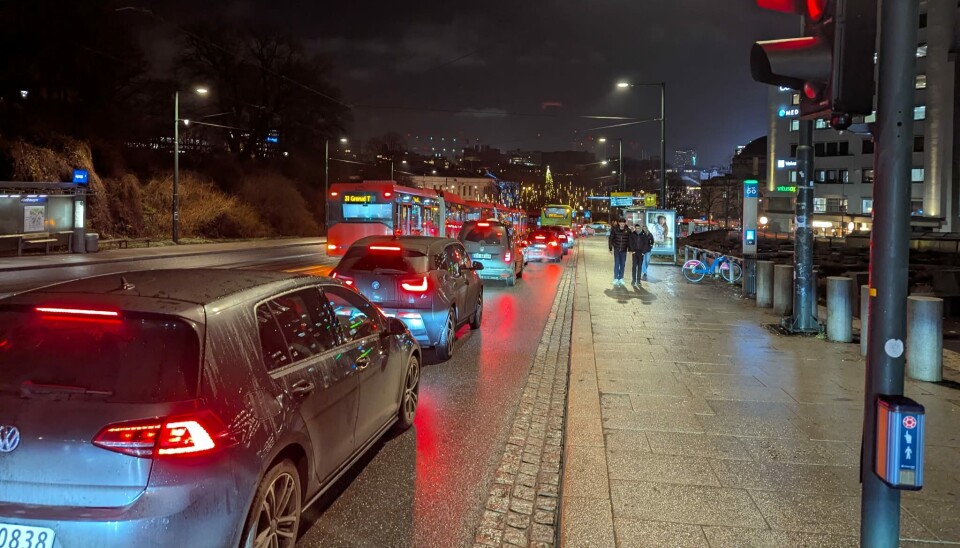 Kø Rekke Her står rutebussene i «endeløs» kø i sentrum