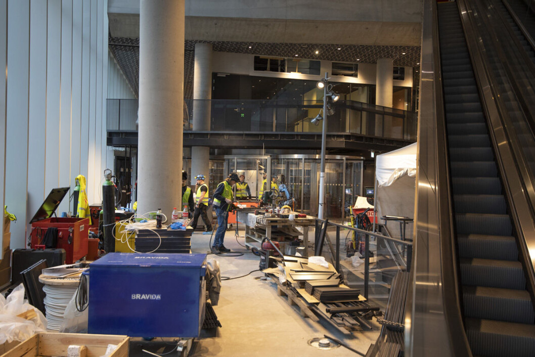 Det nye hovedbiblioteket i Bjørvika er ikke helt klart ennå, men den 28. mars neste år åpner dørene. Foto: Olav Helland Det nye hovedbiblioteket i Bjørvika er ikke helt klart ennå, men den 28. mars neste år åpner dørene. Foto: Olav Helland