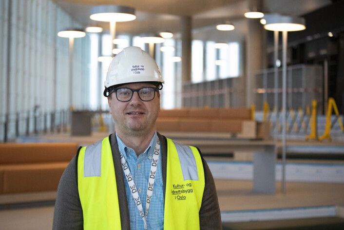 Biblioteksjef Knut Skansen inviterer folk til å ta turen innom det nye hovedbiblioteket den siste helga i mars. Foto: Olav Helland Biblioteksjef Knut Skansen inviterer folk til å ta turen innom det nye hovedbiblioteket den siste helga i mars. Foto: Olav Helland
