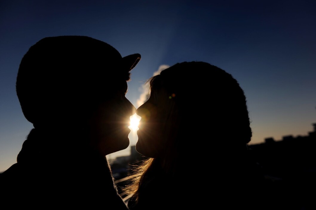 Hvordan er en sikker på at seksuell oppmerksomhet er ønsket. Kanskje det rett og slett ikke alltid er så lett å vurdere – ei heller for menn? sier skribenten. Foto: Frank May / NTB scanpix Hvordan er en sikker på at seksuell oppmerksomhet er ønsket. Kanskje det rett og slett ikke alltid er så lett å vurdere – ei heller for menn? sier skribenten. Foto: Frank May / NTB scanpix