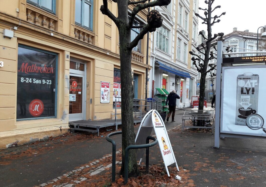 Matkroken i Schweigaards gate har åpent nesten døgnet rundt. Lokalet er til salgs med prisantydning på 6,5 millioner kroner. Foto: Anders Høilund Matkroken i Schweigaards gate har åpent nesten døgnet rundt. Lokalet er til salgs med prisantydning på 6,5 millioner kroner. Foto: Anders Høilund