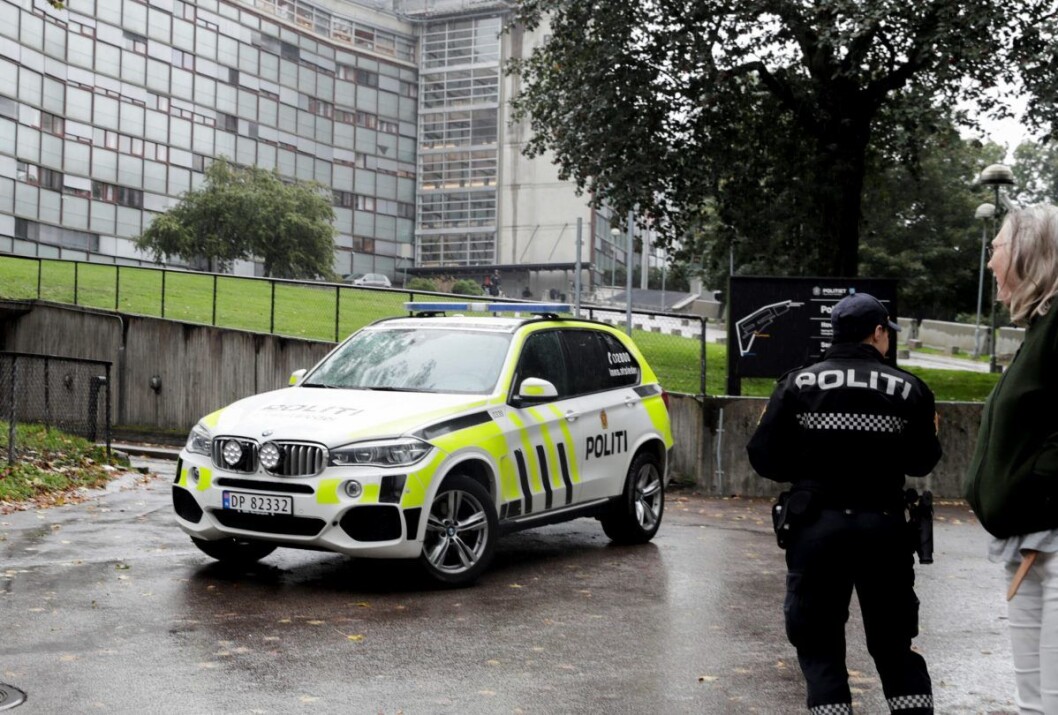 Søkertallet på stillingene ved Oslo politidistrikt tilsvarer to hele studentkull fra Politihøyskolen, dersom regjeringens planer om å flytte 150 studieplasser ut av byen blir realitet. Foto: Vidar Ruud / NTB scanpix Søkertallet på stillingene ved Oslo politidistrikt tilsvarer to hele studentkull fra Politihøyskolen, dersom regjeringens planer om å flytte 150 studieplasser ut av byen blir realitet. Foto: Vidar Ruud / NTB scanpix