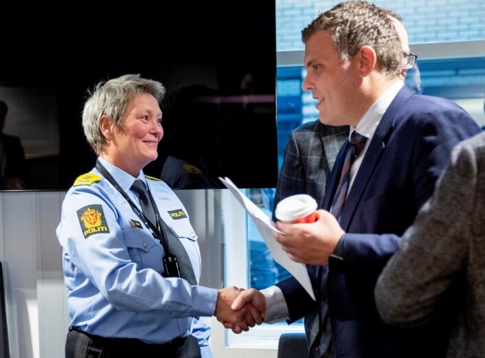 Politimester Beate Gangås (til v.) mener kriminalitet begått av såkalte unge gjengangere er komplekts. Her hilser Gangås på justisminister Jøran Kallmyr (Frp). Foto: Stian Lysberg Solum / NTB scanpix Politimester Beate Gangås (til v.) mener kriminalitet begått av såkalte unge gjengangere er komplekts. Her hilser Gangås på justisminister Jøran Kallmyr (Frp). Foto: Stian Lysberg Solum / NTB scanpix