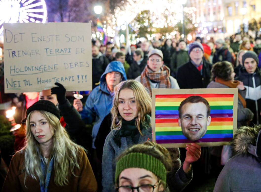 Demonstrasjonen var arrangert av organisasjonen FRI, sammen med Skeivt kristent nettverk og Salam. Foto: Stian Lysberg Solum / NTB scanpix
Demonstrasjonen var arrangert av organisasjonen FRI, sammen med Skeivt kristent nettverk og Salam. Foto: Stian Lysberg Solum / NTB scanpix
