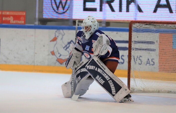 18-åringen Tobias Johansen Breivold var mannen i buret til Vålerenga ishockey mot Grüner. Foto: André Kjernsli 18-åringen Tobias Johansen Breivold var mannen i buret til Vålerenga ishockey mot Grüner. Foto: André Kjernsli