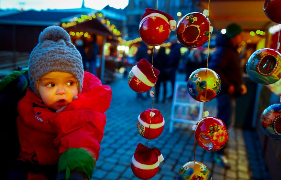 Julestemning under julemarked på Youngstorget i Oslo. Foto: Heiko Junge / NTB scanpix