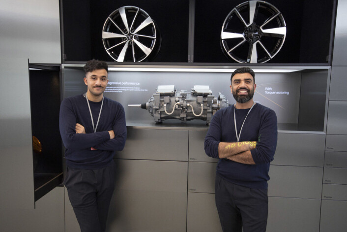 Fra venstre: Arslan Ahmed er ansatt ved Oslo lokalt og Asif Rana er lokalets Space manager. Foto: Olav Helland Fra venstre: Arslan Ahmed er ansatt ved Oslo lokalt og Asif Rana er lokalets Space manager. Foto: Olav Helland