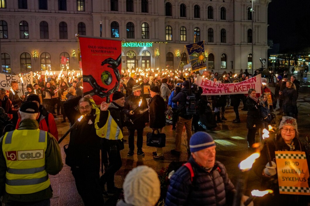 Demonstrasjon for å bevare Ullevål sykehus onsdag kveld. Foto: Fredrik Hagen / NTB scanpix