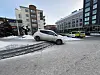 bil i trappa foran Løren Torg