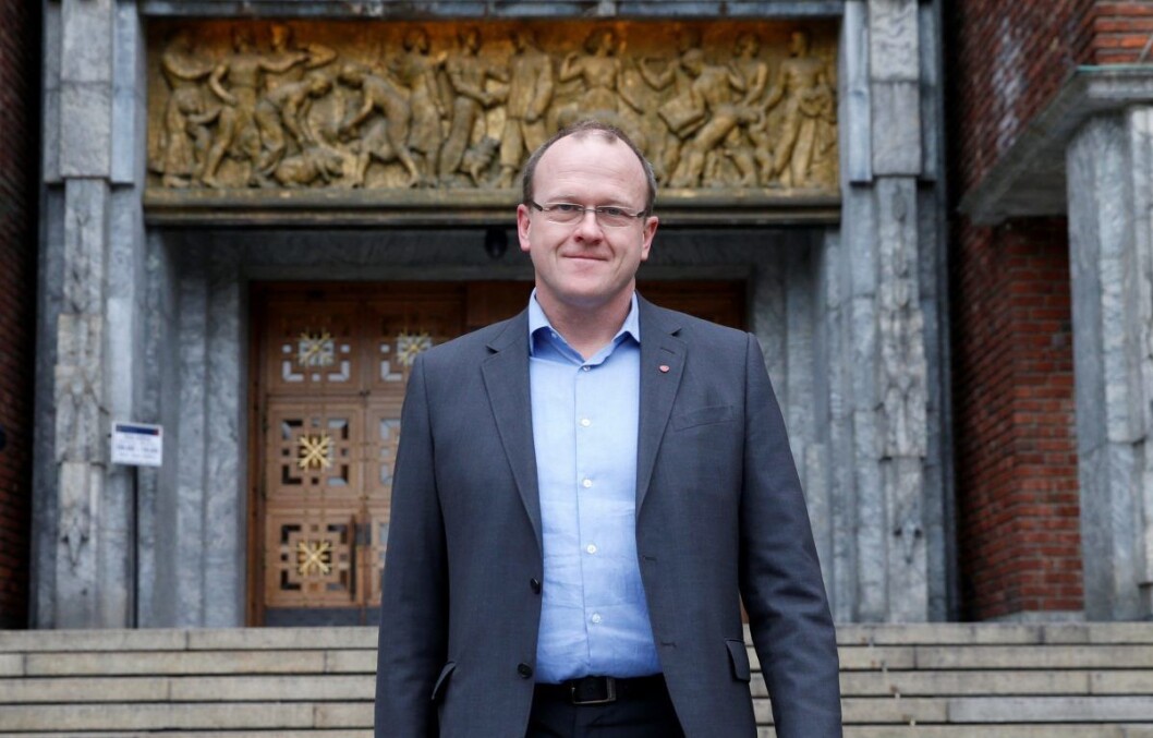 Det er uenighet innad i Arbeiderpartiet. Men nå har det største fylkespartiet, Oslo Ap og leder Frode Jacobsen, gått inn for å gi ureturnerbare flyktninger midlertidig arbeidstillatelse. Foto: Vidar Ruud / NTB scanpix Det er uenighet innad i Arbeiderpartiet. Men nå har det største fylkespartiet, Oslo Ap og leder Frode Jacobsen, gått inn for å gi ureturnerbare flyktninger midlertidig arbeidstillatelse. Foto: Vidar Ruud / NTB scanpix
