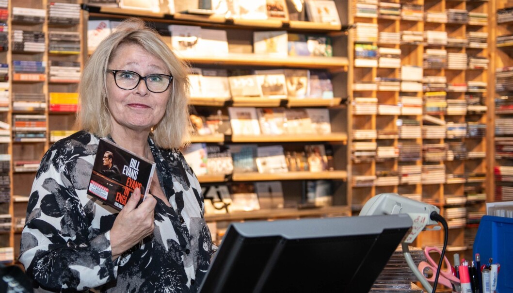 Bare Jazz må stenge dørene for godt. Til tross for en enorm giverglede fra engasjerte Jazz-elskere og andre folk, kan ikke innehaver Bodil Niska åpne opp stedet igjen. Bare Jazz må stenge dørene for godt. Til tross for en enorm giverglede fra engasjerte Jazz-elskere og andre folk, kan ikke innehaver Bodil Niska åpne opp stedet igjen.