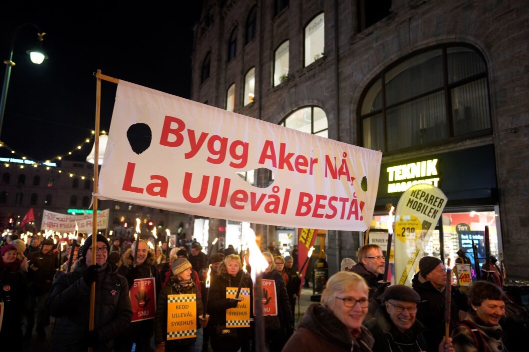Demonstrasjon for å bevare Ullevål Sykehus onsdag kveld. Foto: Fredrik Hagen / NTB scanpix Demonstrasjon for å bevare Ullevål Sykehus onsdag kveld. Foto: Fredrik Hagen / NTB scanpix