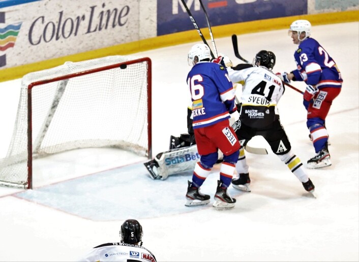 Vålerenga med tverrliggerskudd i tredje periode. Foto: André Kjernsli Vålerenga med tverrliggerskudd i tredje periode. Foto: André Kjernsli
