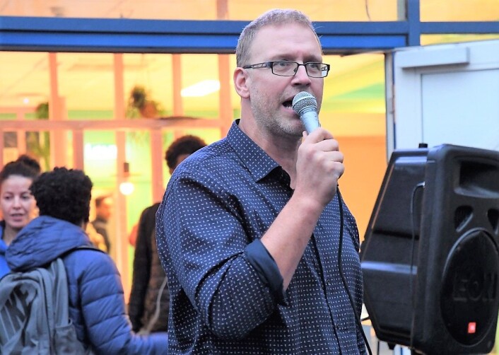 – Elever har skildra lange julekvelder der aktivitetstilbudet er vandringer i mørke og kalde gater og der alt er stengt, sier rektor Halvor Holm ved Jordal skole. Foto: Christian Boger – Elever har skildra lange julekvelder der aktivitetstilbudet er vandringer i mørke og kalde gater og der alt er stengt, sier rektor Halvor Holm ved Jordal skole. Foto: Christian Boger