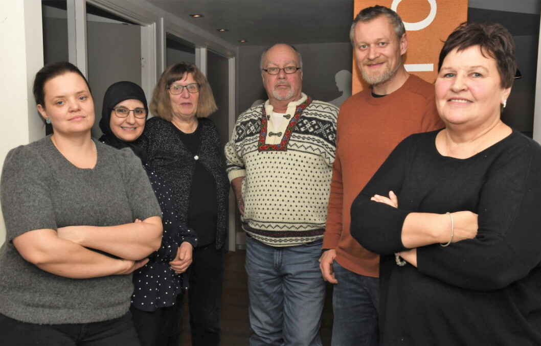 � 2019 har vært et veldig psitivt år for beboerne i Oslos mange kommunale leiegårer mener fra v: Anne-Rita Andal i Leieboerforeningen og beboerne Aisha Ben Hammou, Solfrid D Hansen, Tom Gjellum, Jørn Andreassen og Solveig Knarud. Foto: Christian Boger � 2019 har vært et veldig psitivt år for beboerne i Oslos mange kommunale leiegårer mener fra v: Anne-Rita Andal i Leieboerforeningen og beboerne Aisha Ben Hammou, Solfrid D Hansen, Tom Gjellum, Jørn Andreassen og Solveig Knarud. Foto: Christian Boger