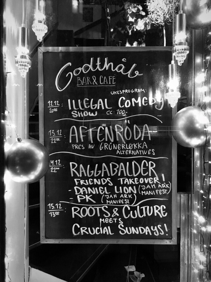 Mangfoldig virksomhet på Godthåp, inkludert standup-konseptet Illegal Comedy. Foto: Tone Brandal Mangfoldig virksomhet på Godthåp, inkludert standup-konseptet Illegal Comedy. Foto: Tone Brandal